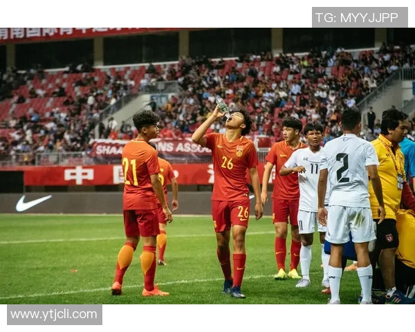 中国足球的幽默之路：从失误到笑料的奇妙旅程